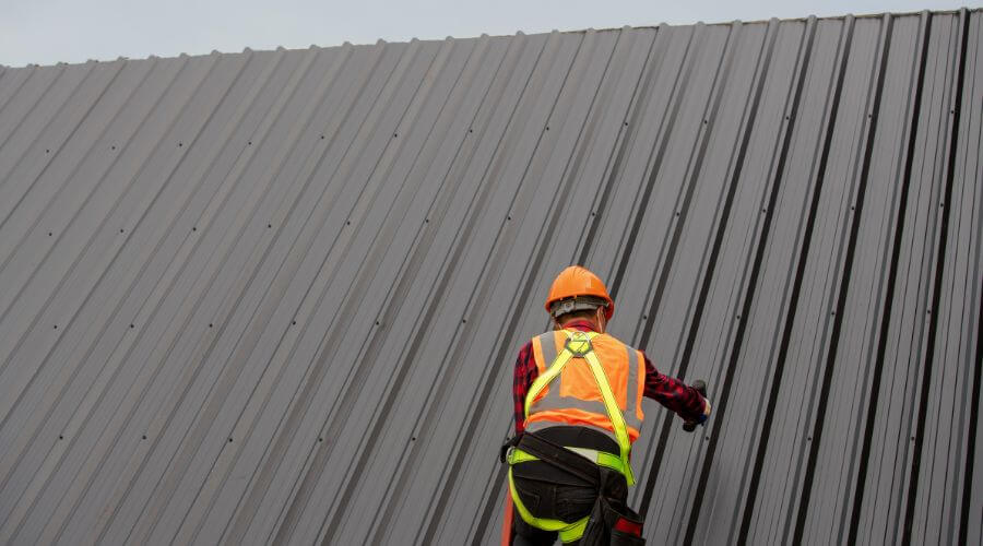 Professional gutter cleaning in Newport, NY